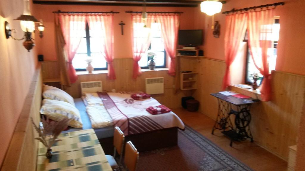 Privat Lena Hotell Ruzomberok Exteriör bild